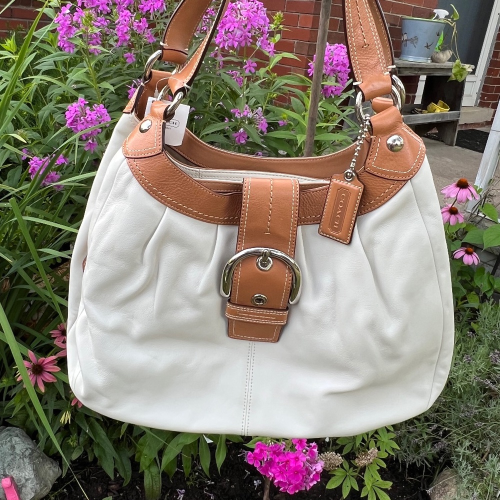 Creamy white Coach leather Hobo, shoulder bag, NWT